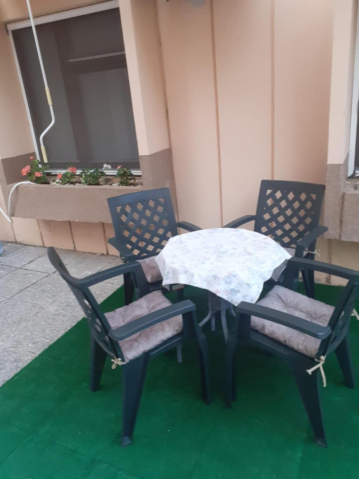 Apartments Aleksandar Petrovac Rom bilde